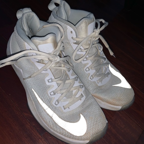 Nike Men's White Athletic Sneakers - Picture 3 of 8